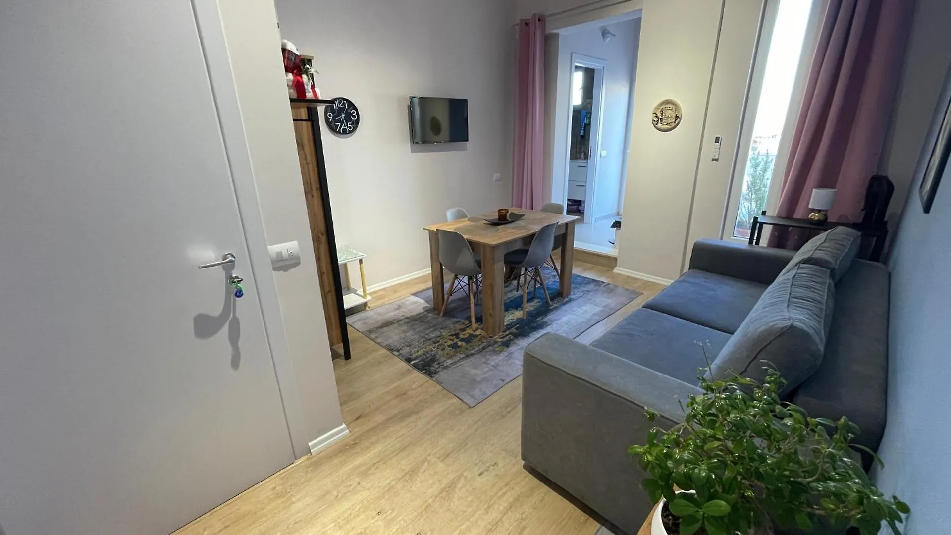 Stresni Apartman S Terasou, Zahradou A Vyhledem Na More Durrës 0*,