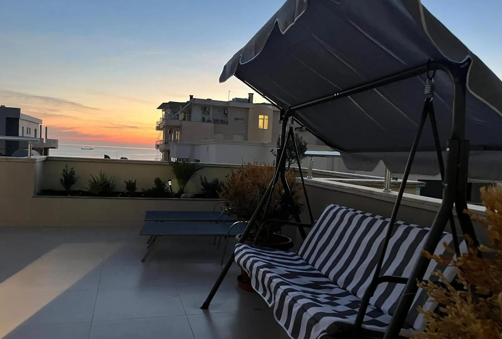 Stresni Apartman S Terasou, Zahradou A Vyhledem Na More Durrës Apartmán