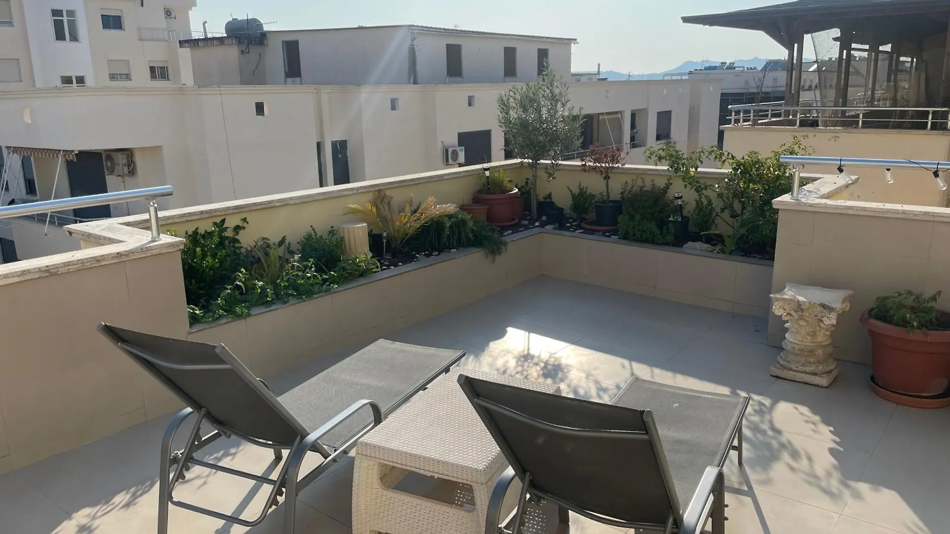 Apartmán Stresni Apartman S Terasou, Zahradou A Vyhledem Na More Durrës Albánie